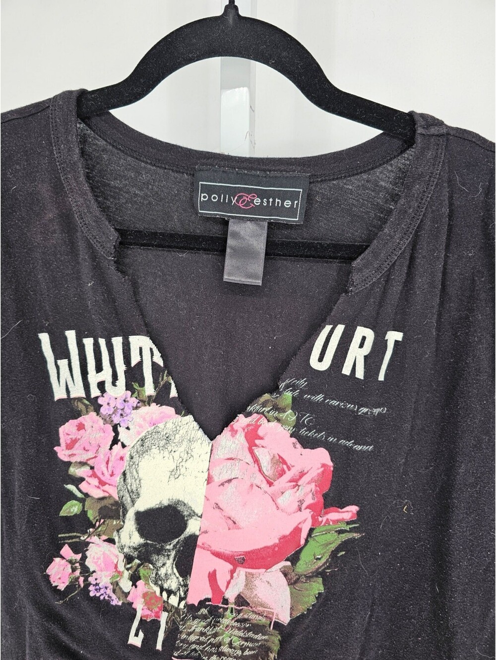 Polly & Esther Womens Sz L Cropped T Shirt Skull and Rose Graphic - Picture 3 of 4